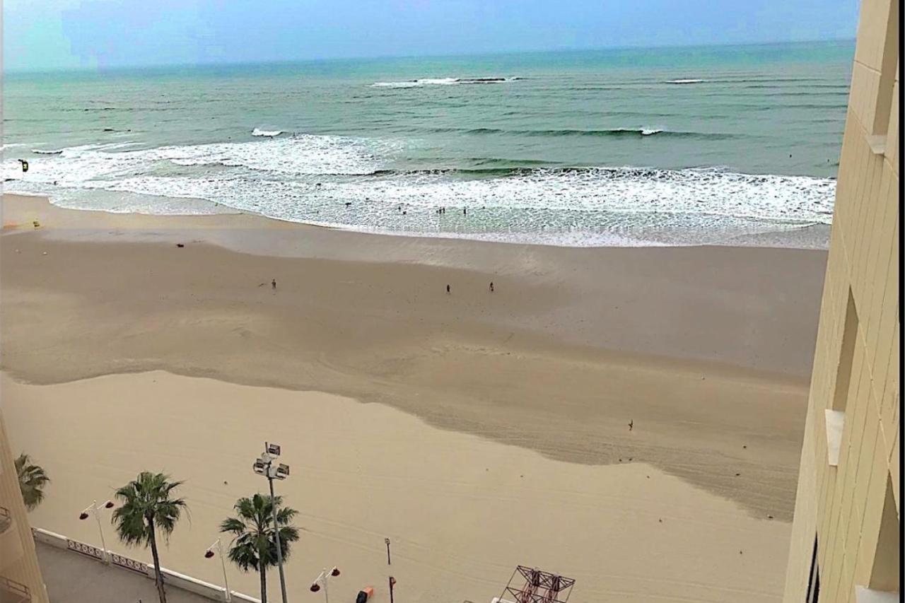 Romantica Vista Al Paseo Maritimo De Cádiz Exterior foto